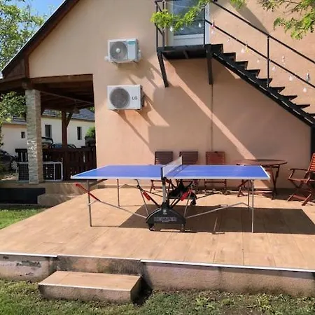 Gere House Dom wakacyjny *