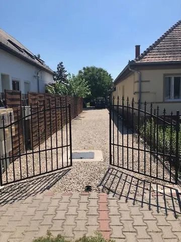 Gere House Dom wakacyjny Siófok